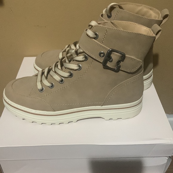 Cliffs boots - Picture 2 of 10